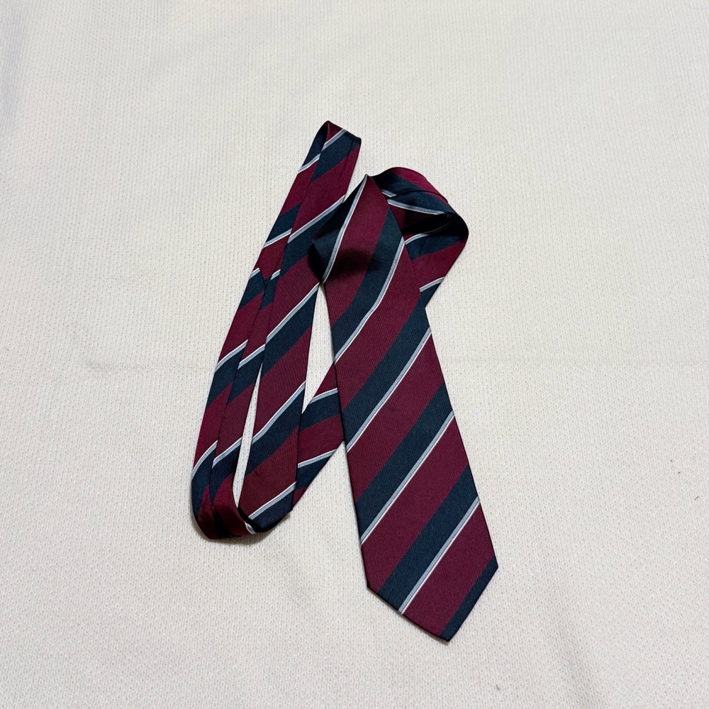 Pierre Cardin Bold Red and Navy Striped Tie 100% silk made in Italy - Picture 5 of 5